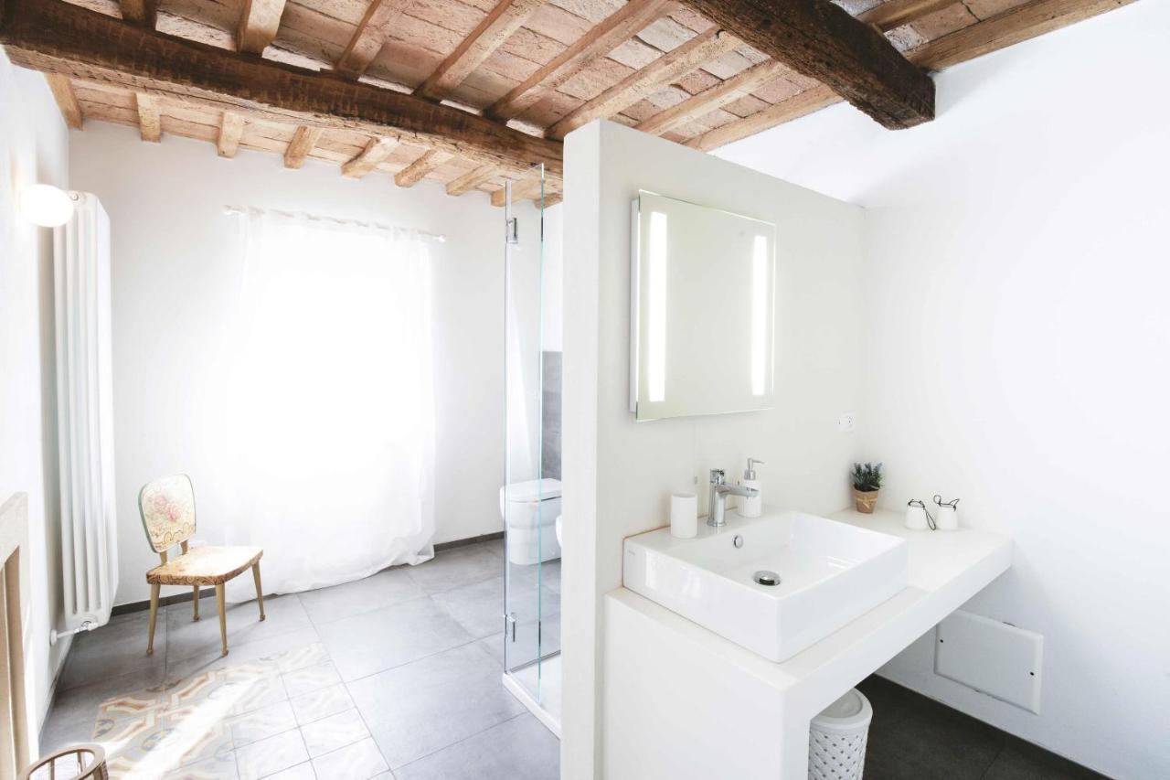 コスティリオーレ・ダスティ Dimora Della Rocca Bed & Breakfast エクステリア 写真